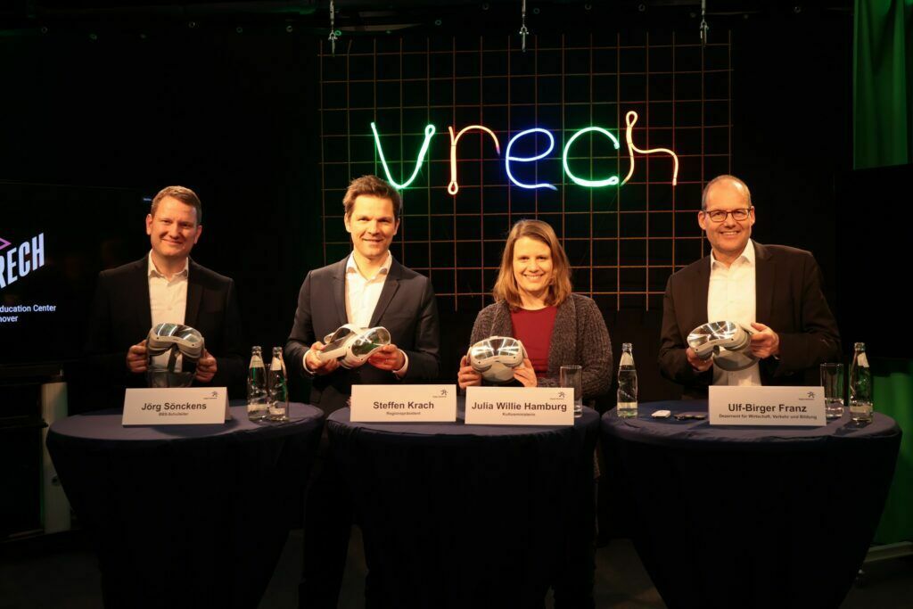 Virtual Reality Education Center (VRECH) an Multi-Media BBS