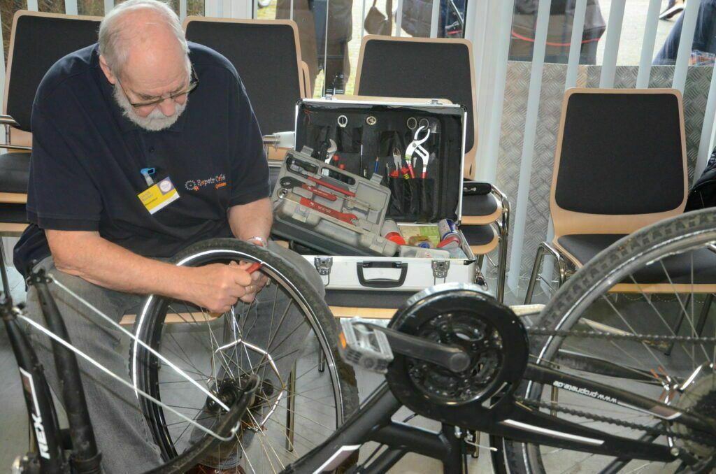 Repair Café und Handyhilfe finden am 12. Mai statt