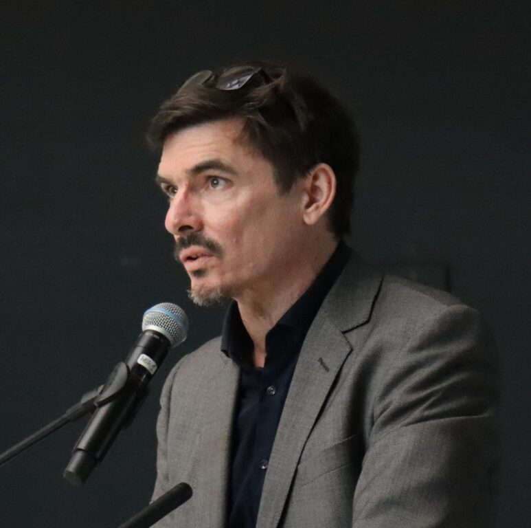 „Außer der Zugehörigkeit zur SS sind keine Gründe bekannt, die gegen seine Wiedereinstellung sprechen.“