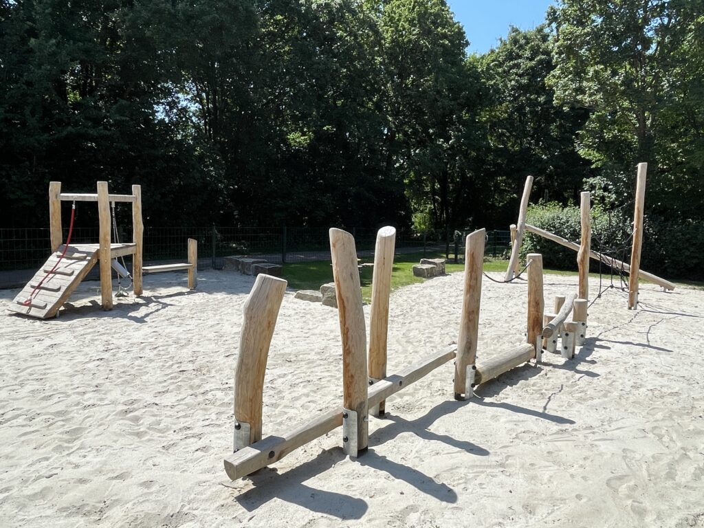 Spielplatz „Am Kreuzstein“ jetzt auch für die Kleinsten attraktiv