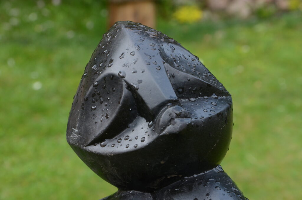Die letzte Ausstellung im Grünen: Shona-Skulpturen aus Simbabwe