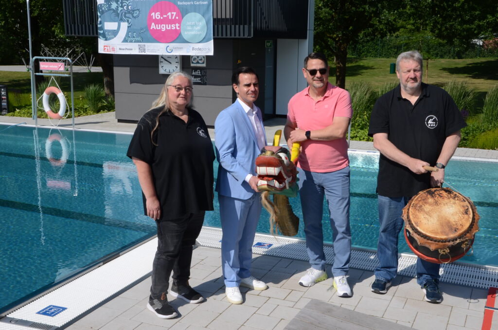 Poolparty und Drachenboot-Fun: Sport trifft Badespaß
