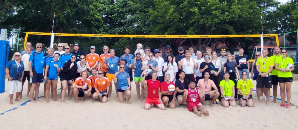 Beachvolleyball-Fun-Cup bringt gute Laune in den Badepark