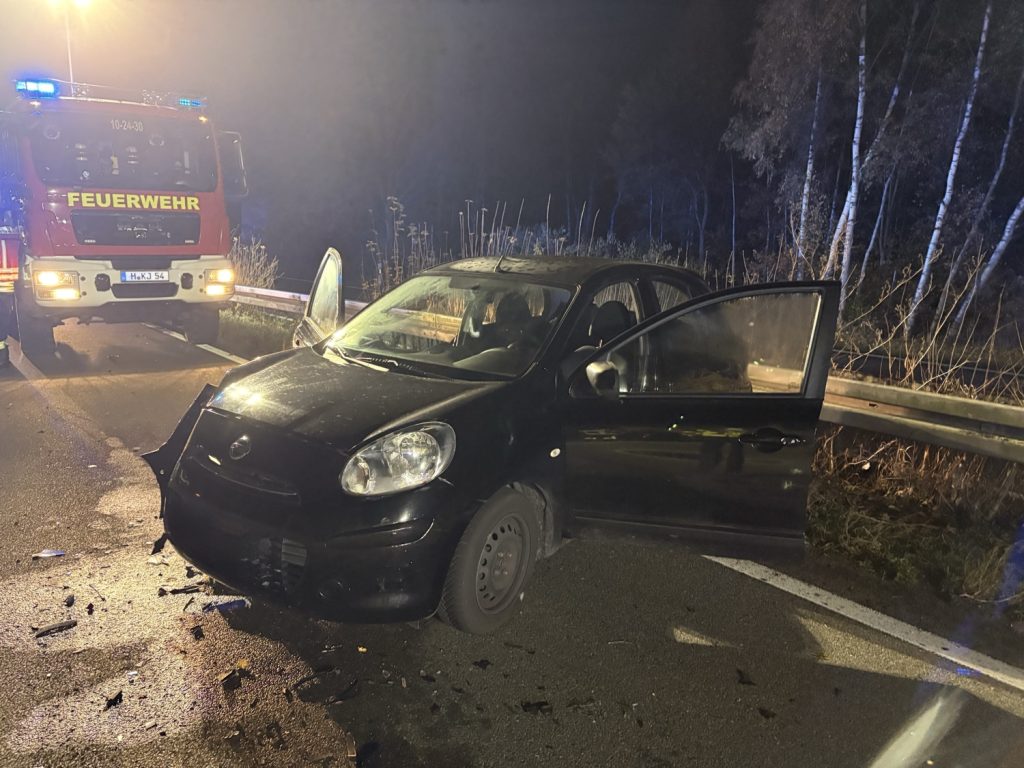 Schwerer Verkehrsunfall auf der B6 zwischen Garbsen und Frielingen 