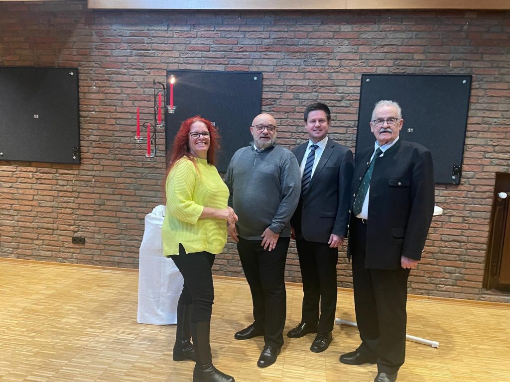 Traditionelles Kerzenanzünden war wieder ein voller Erfolg