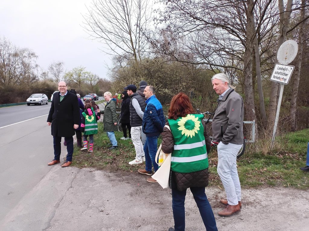 Amphibienschutz in Garbsen: Umweltminister Meyer informiert sich vor Ort – langfristige Querungshilfen im Fokus