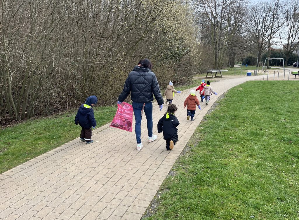 „Die kleinen Strolche“ machen mit beim Clean-up in Garbsen