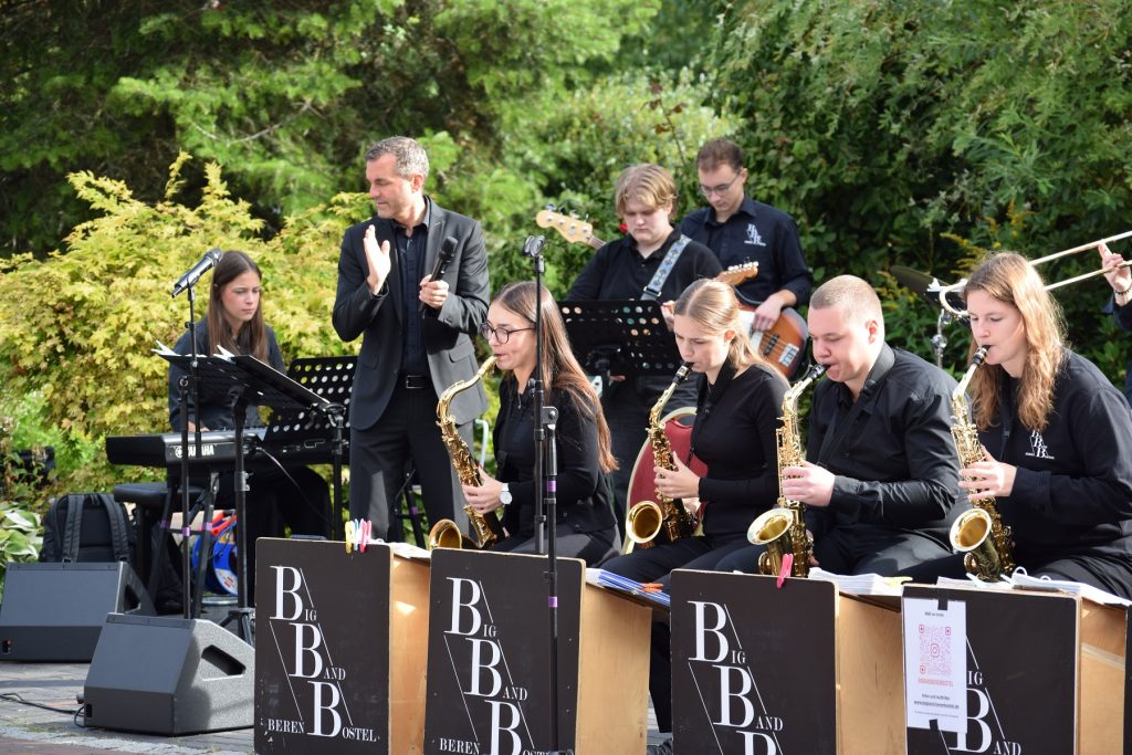 „Tour de Garbsen“: Big Band Berenbostel spielt drei Konzerte in drei Garbsener Seniorenheimen