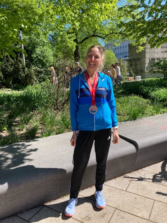 Bestzeit für Nina Ott (55) vom GSC beim Hamburg-Marathon