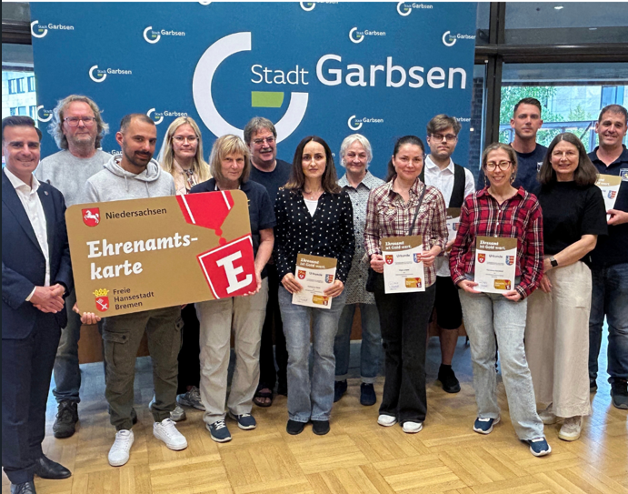 Engagierte erhalten ihre Ehrenamtskarte